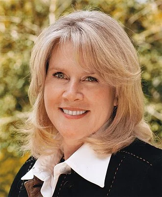 Tipper Gore height profile photo
