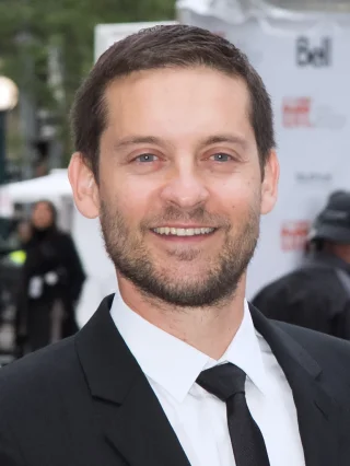 Tobey Maguire height profile photo