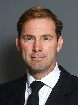 Tobias Ellwood height profile photo