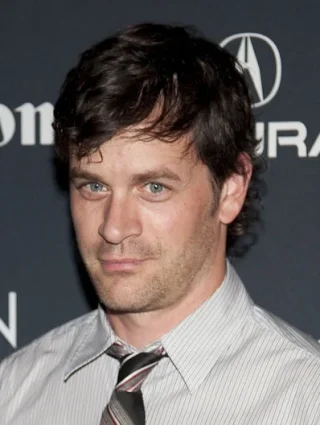 Tom Everett Scott height profile photo