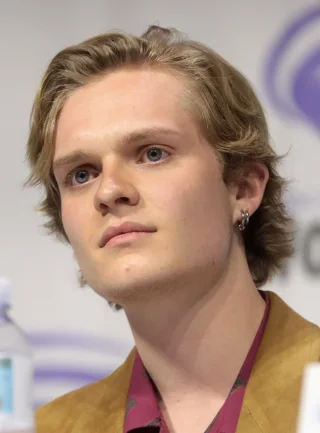 Tom Glynn-Carney height profile photo