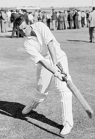 Tom Graveney height profile photo