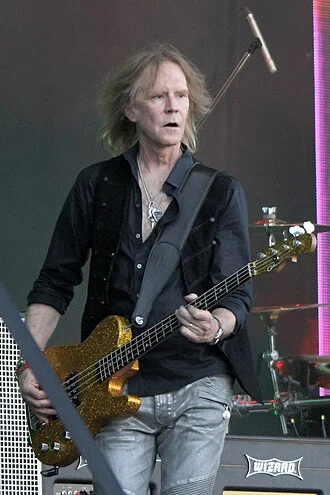 Tom Hamilton (musician) height profile photo
