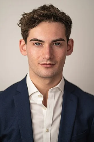 Tom Harwood height profile photo