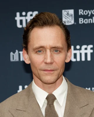 Tom Hiddleston height profile photo