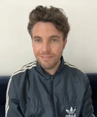 Tom Hughes (actor) height profile photo