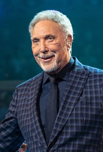 Tom Jones (singer) height profile photo