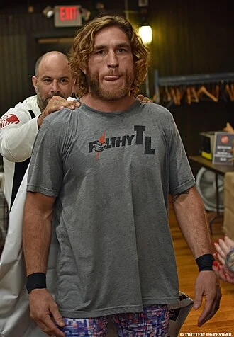 Tom Lawlor height profile photo