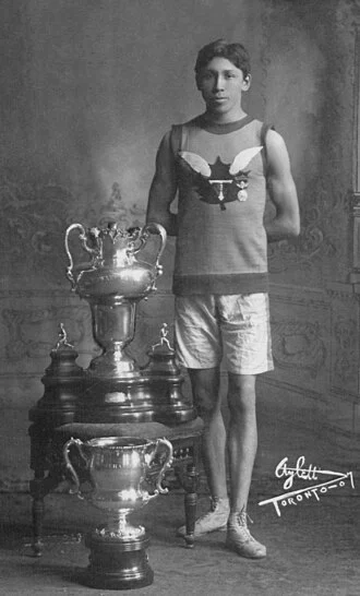 Tom Longboat height profile photo