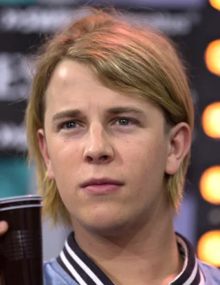 Tom Odell height profile photo