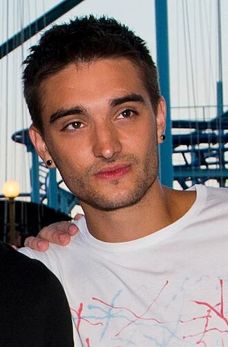 Tom Parker (singer) height profile photo
