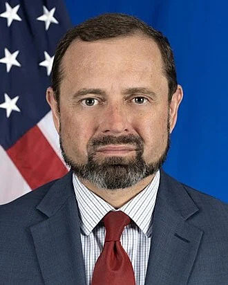 Tom Perriello height profile photo
