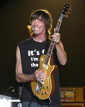 Tom Scholz height profile photo