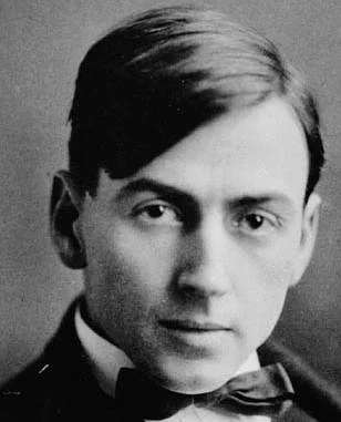 Tom Thomson height profile photo