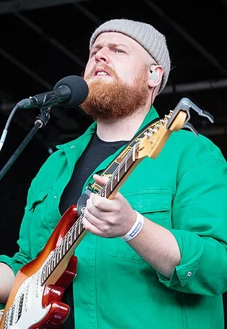 Tom Walker (singer) height profile photo