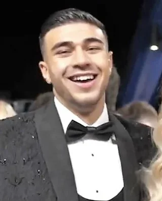 Tommy Fury height profile photo