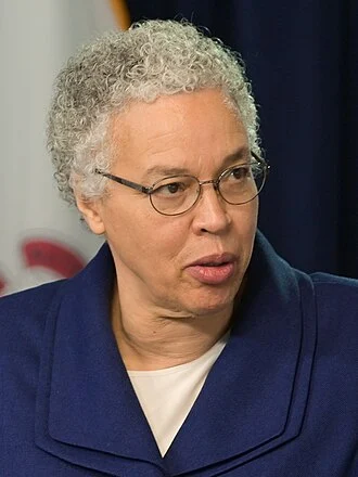 Toni Preckwinkle height profile photo