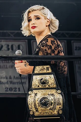 Toni Storm height profile photo