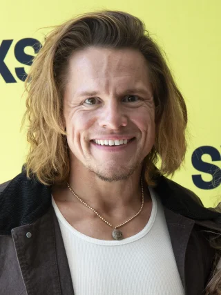 Tony Cavalero height profile photo