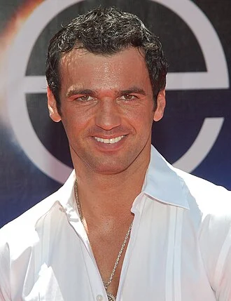 Tony Dovolani height profile photo