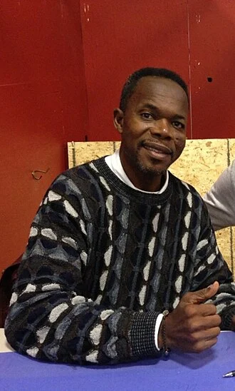 Tony Fernandez height profile photo