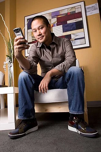 Tony Hsieh height profile photo