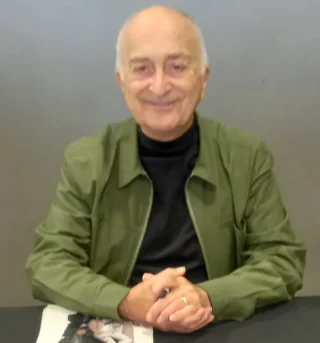 Tony Robinson height profile photo