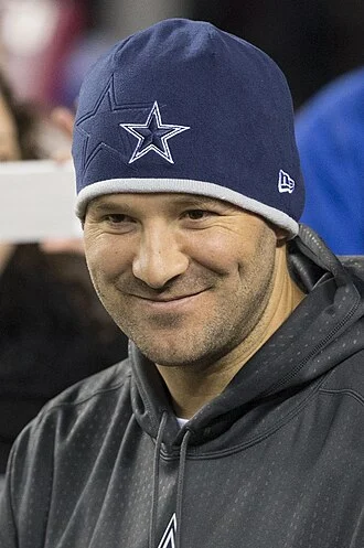 Tony Romo height profile photo