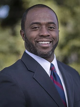 Tony Thurmond height profile photo