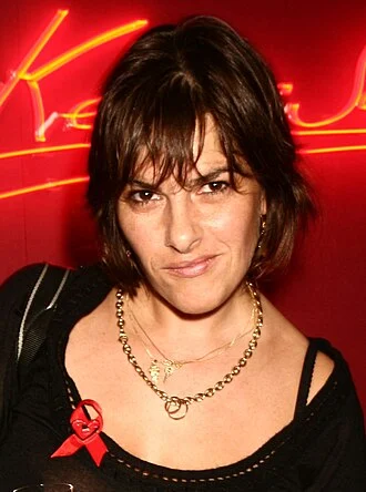 Tracey Emin height profile photo