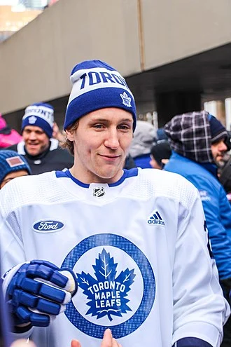 Travis Dermott height profile photo