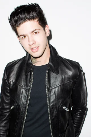 Travis Mills height profile photo