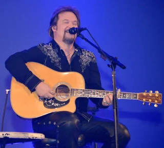 Travis Tritt height profile photo