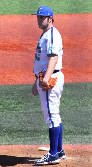 Trevor Bauer height profile photo