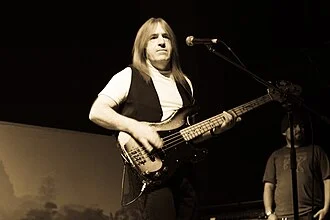 Trevor Bolder height profile photo