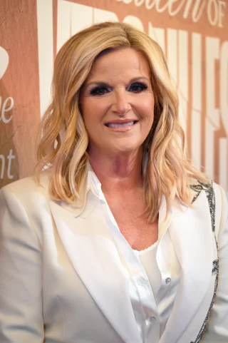 Trisha Yearwood height profile photo