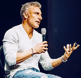 Tullian Tchividjian height profile photo