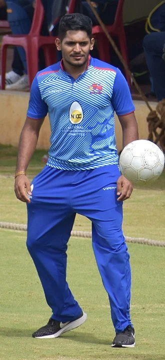 Tushar Deshpande height profile photo