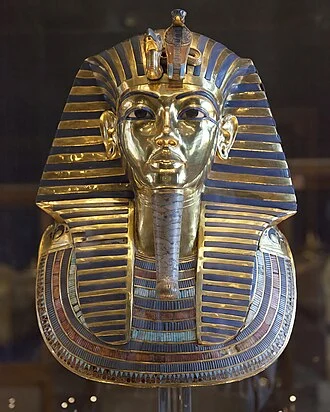Tutankhamun height profile photo