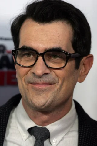 Ty Burrell height profile photo