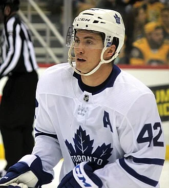 Tyler Bozak height profile photo