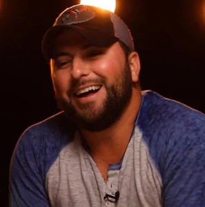 Tyler Farr height profile photo
