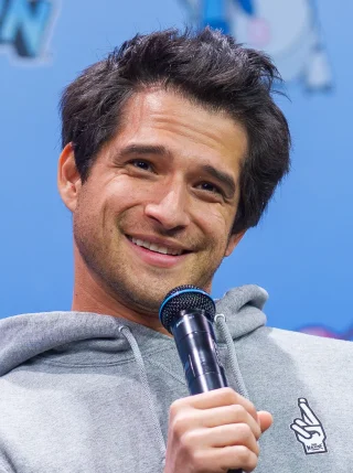 Tyler Posey height profile photo