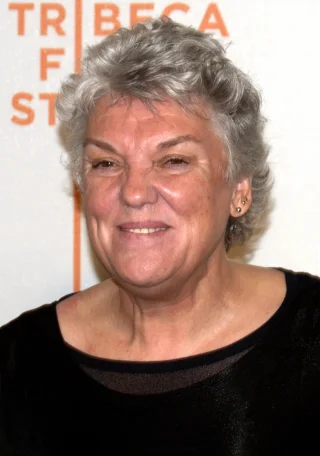 Tyne Daly height profile photo