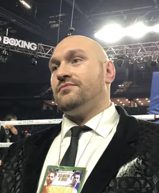Tyson Fury height profile photo