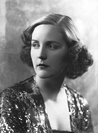 Unity Mitford height profile photo