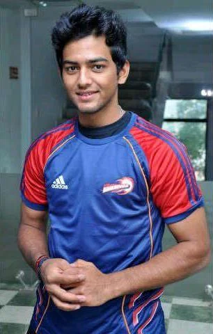 Unmukt Chand height profile photo