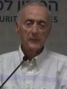Uri Lubrani height profile photo