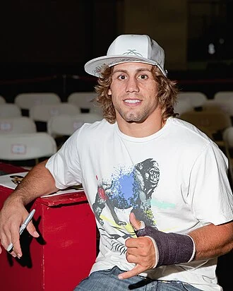 Urijah Faber height profile photo