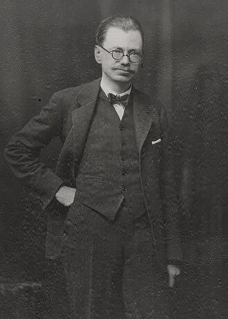 V. Gordon Childe height profile photo